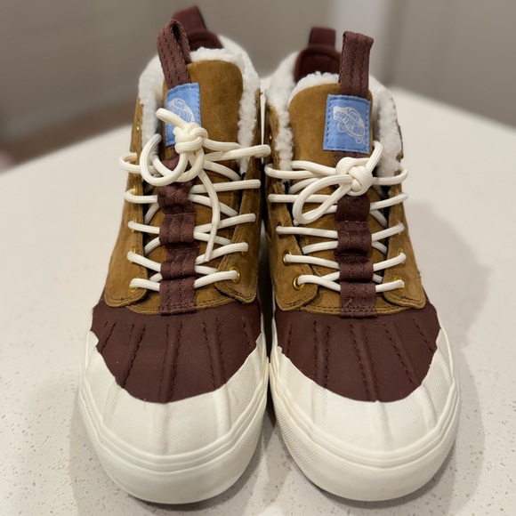 Vans SK8-HI Del Pato MTE-2 Duck Boots | New | 
Unisex M 7 W 8.5 & M 6.5 W 8.0 - Picture 1 of 14